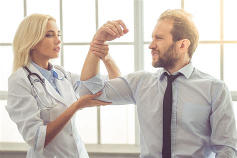 physiatrist pronunciation|what does a physiatrist treat.